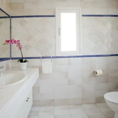 “renting This With Lovely Sea Views” 100 Villa *